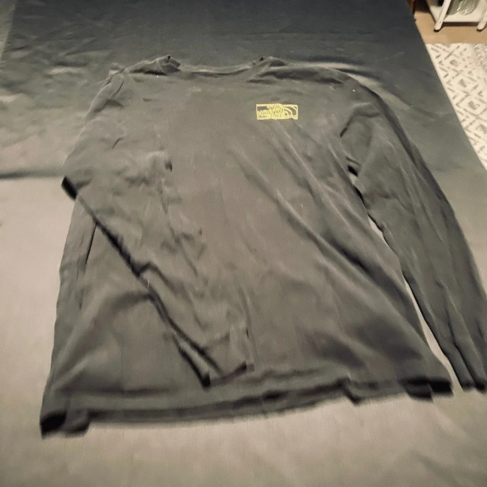 The North Face Mens Large Black Long Sleeve Mountain Graphic T-Shirt L
